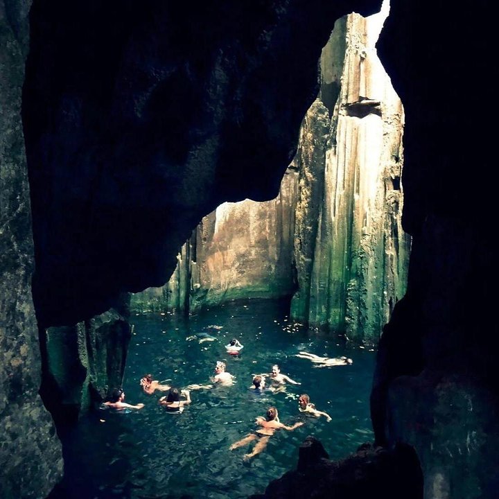 FijiSawaiLauCavesTour