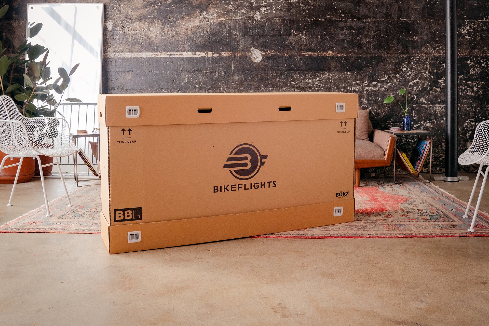 BikeFlightsBikeBoxLargeLifestyle