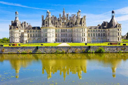 Wake up in a vast enclosed park overlooking Chambord, France’s largest Renaissance chateau