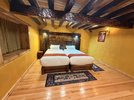 Jewel Heritage, Paro
