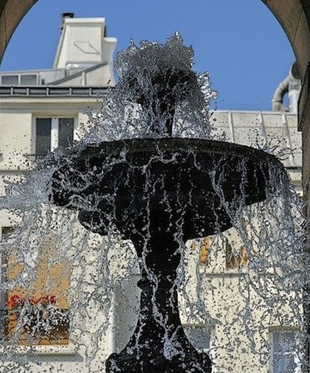 FontaineDesInnocentsSaucerDrops11