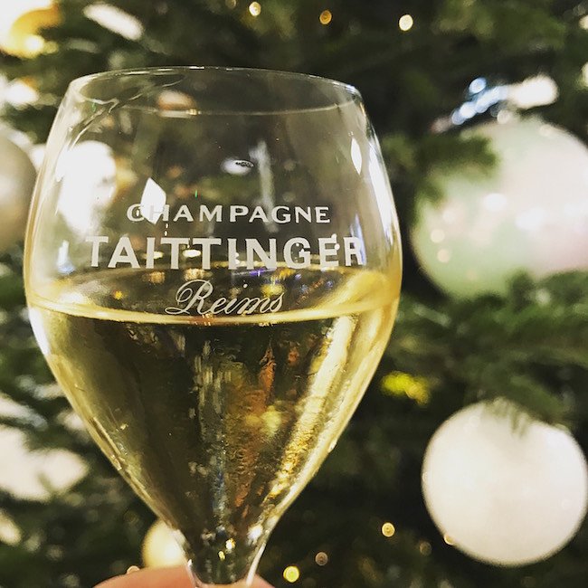 tattingerglasswtihxmastree1