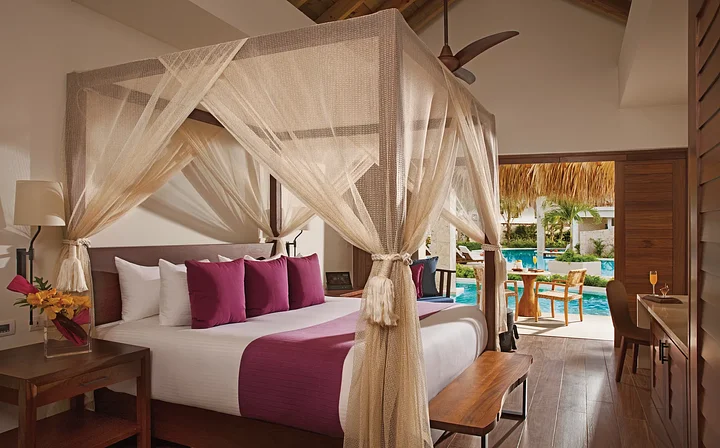 Preferred Club Bungalow Swim Out Pool View Suite 