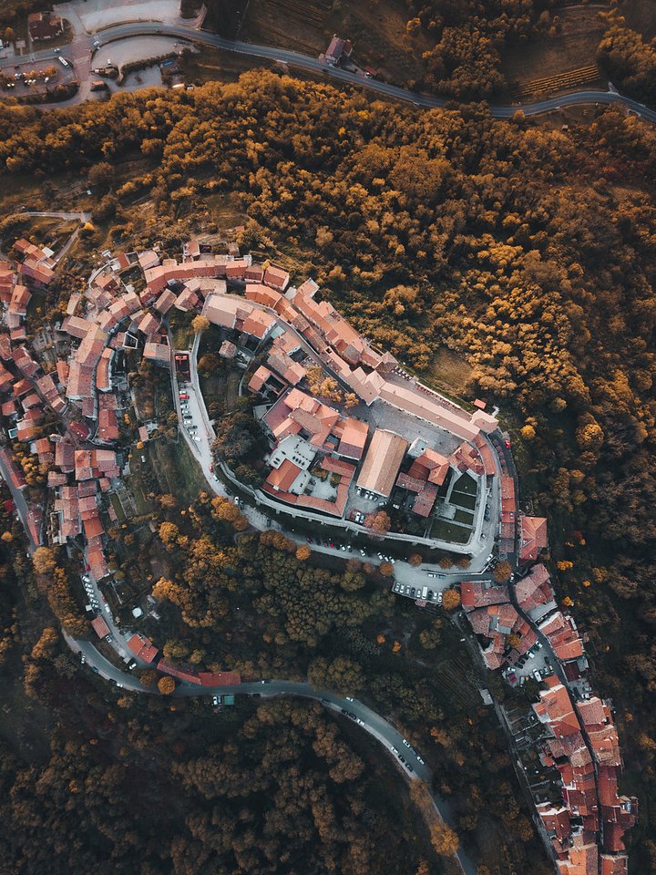 iStock1466795556