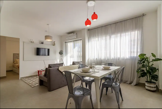 Large apartment, 2B