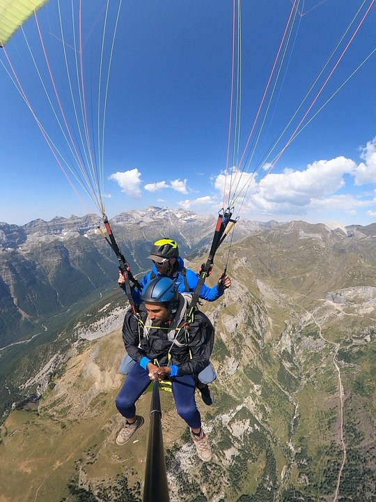 Hike & Fly in the Pyrenees