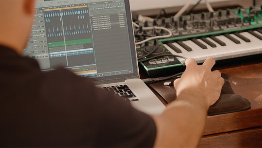 LOGIC PRO PRODUCTION