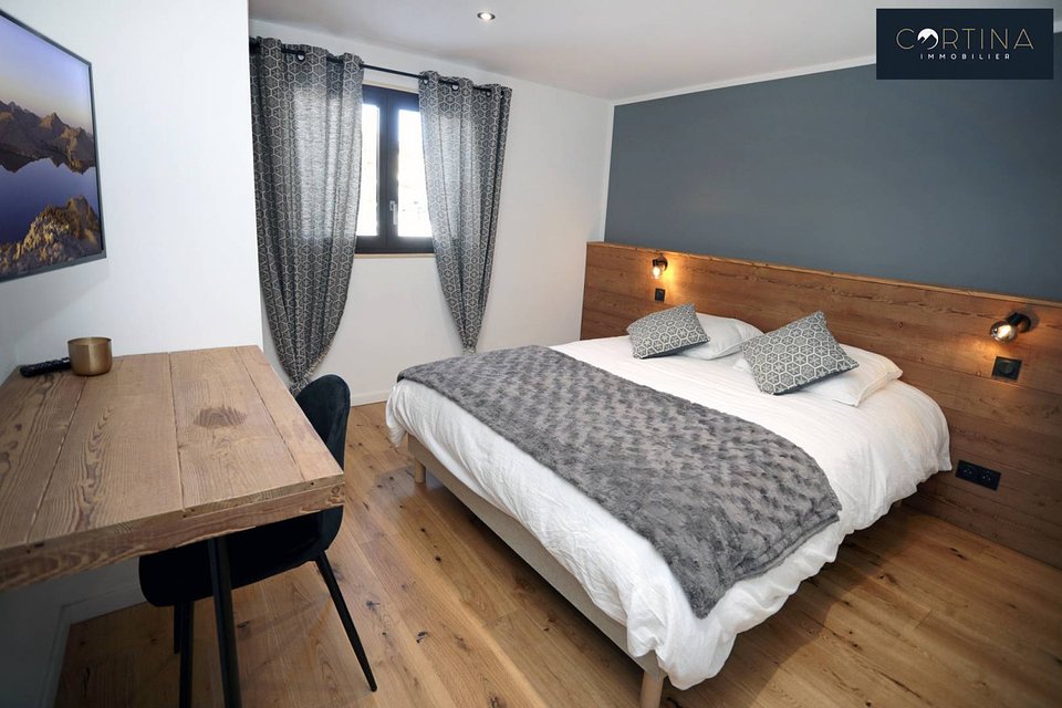 ENTIRE CHALET SLEEPING UP TO 8 PEOPLE