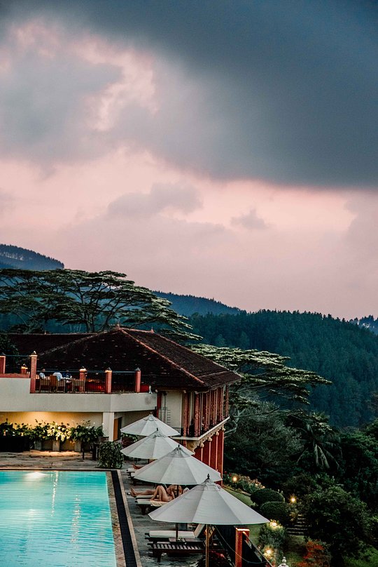 Hotel Heaven's Edge