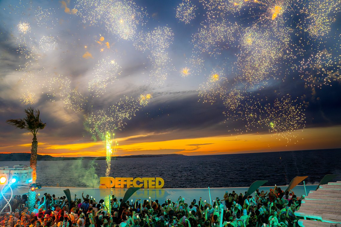 CAFÉ DEL MAR
