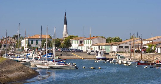 Discover the charms of two villages classed “Plus Beau de France”