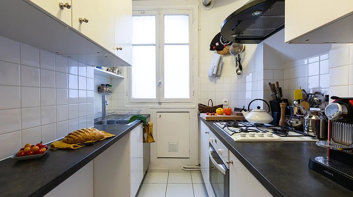 302Kitchen1PGsmaller