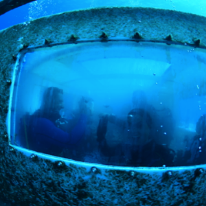 Underwater wine tasting 