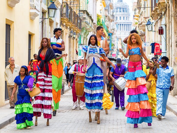 HavanaCubaBlackWomenStiltWalkersColourful