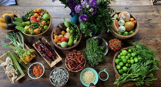 Take a hyper-local cooking class using market fresh ingredients