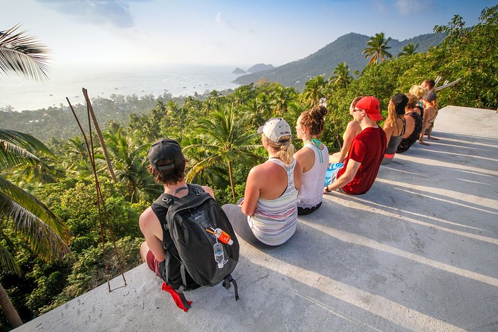 Thailand Holidays_travellers overlooking Koh Tao lookout