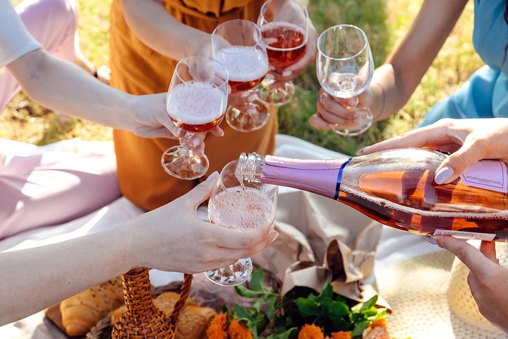 summerpartytimesummerdrinkscocktailsgather20250312205803utc