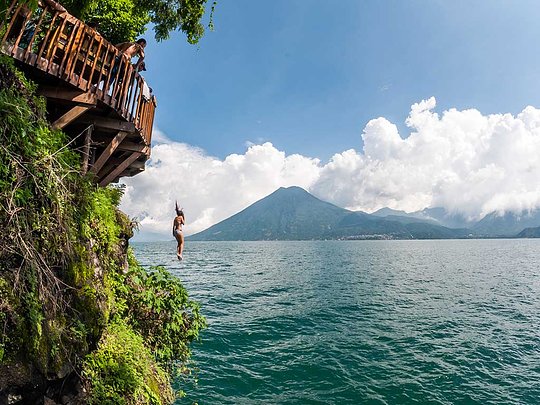  Scenic Cerro Tzankujil Hike around Lake Atitlán 
