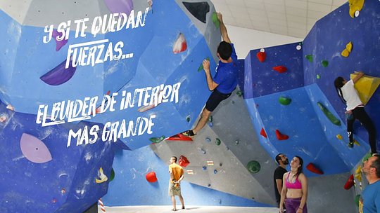 EXTRA: Entrada al muro de escalada