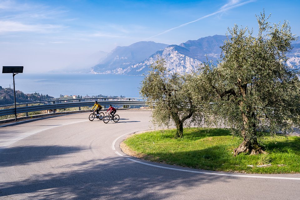 North Garda Road Cycling