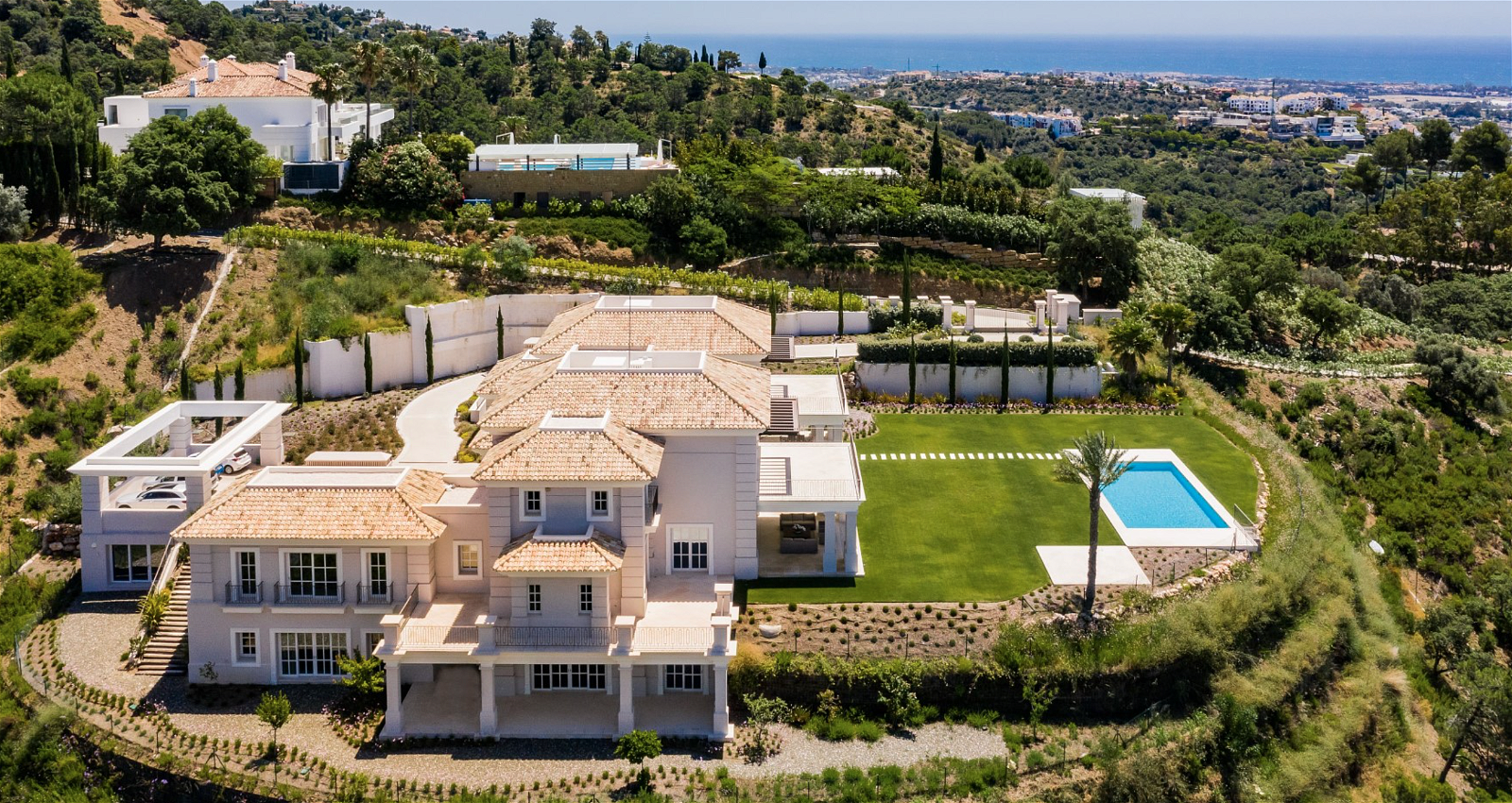 Exclusive Luxury Villa in Marbella: A Picturesque Retreat for Weddings and Gatherings