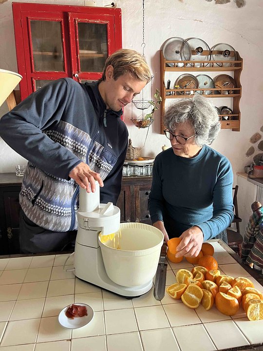 Make Your Own Orange Marmalade and Take It Home