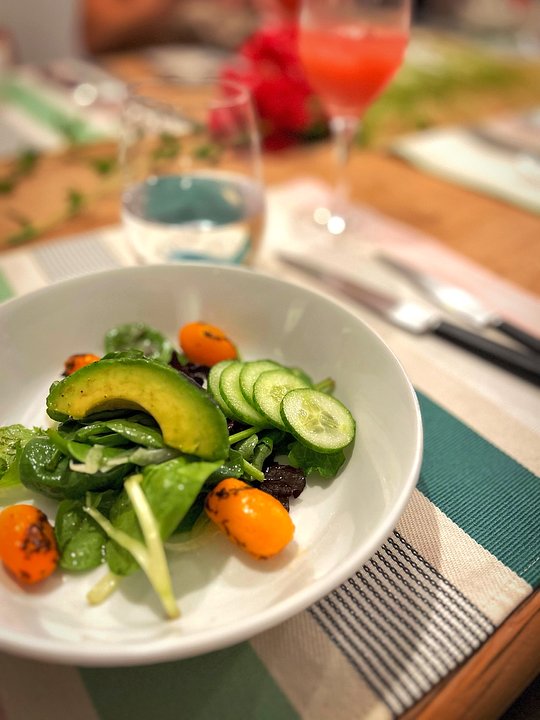Private Chefs Preparing Nourishing Meals & Snacks Throughout your Stay