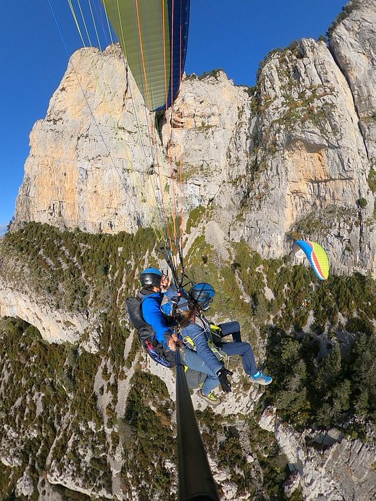 Climb & Fly in the heart of the Pyrenees