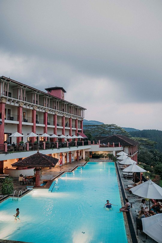 Hotel Heaven's Edge