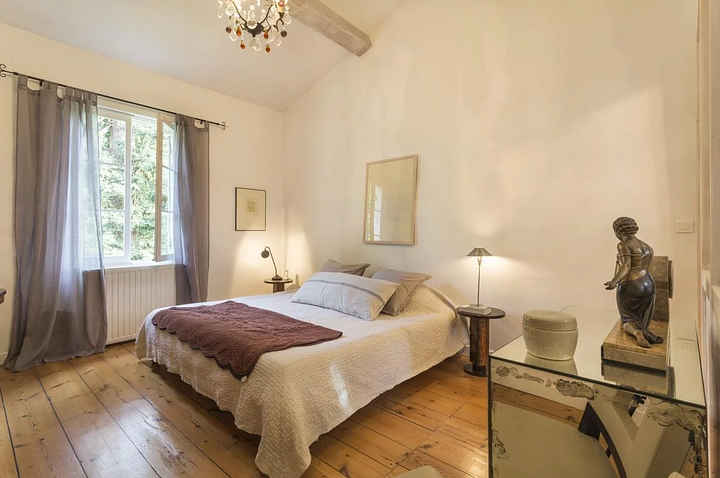 17InteriorMasterBedroom