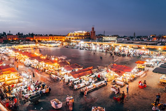 Discover the mystical Djemaa el Fna Square at night