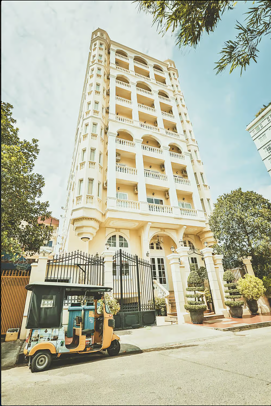 Palace Gate Hotel