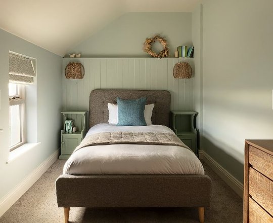 Single Occupancy w/ Shared Bathroom