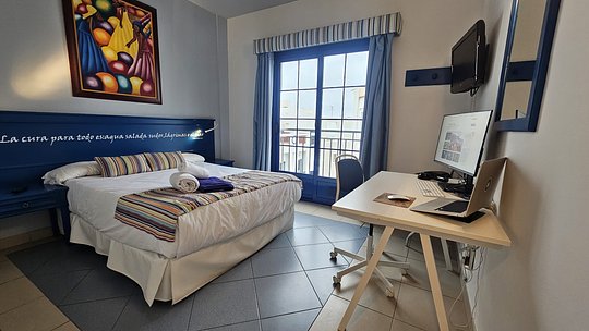 Private room (double bed) with ensuite