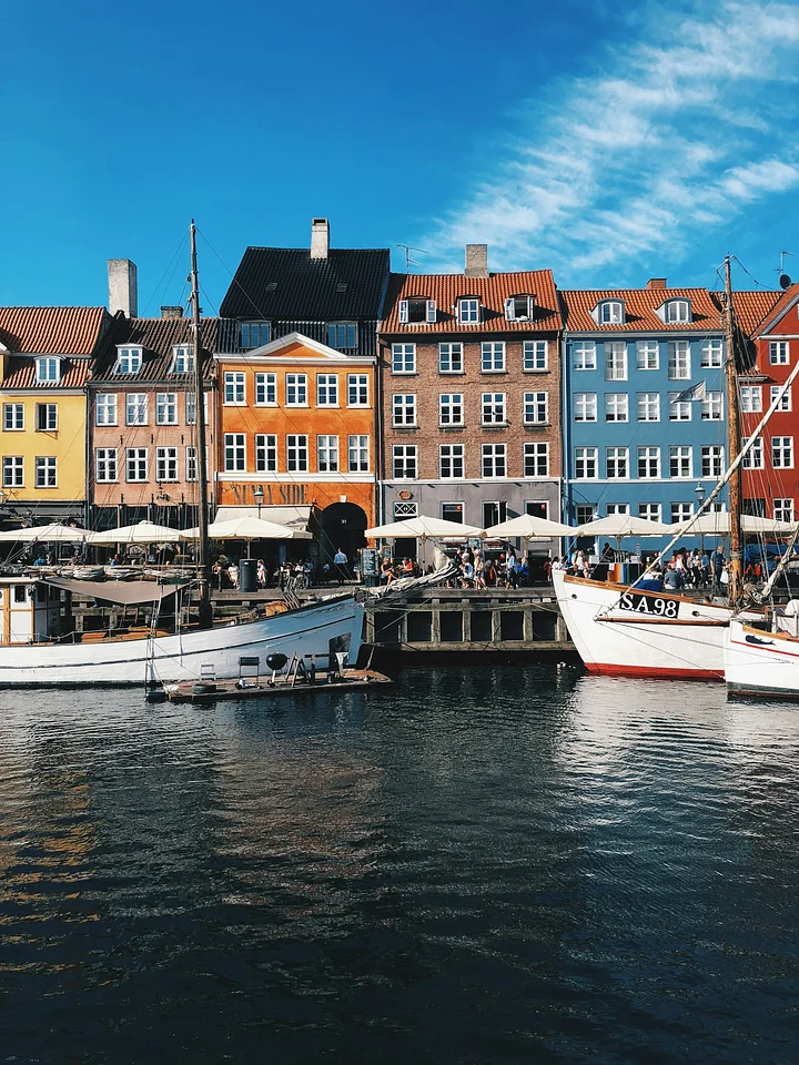 antonkaratkevichRaRnuPiLHmcunsplash