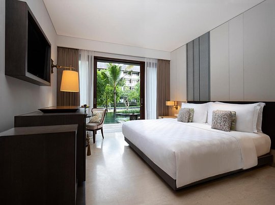 Arrive one night early in Bali 
