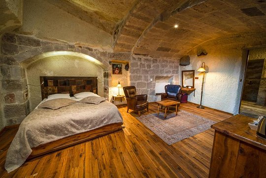 Seki Cave Suites