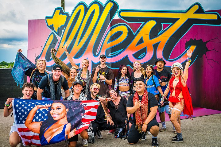 ILLFEST2022_0903_1515260327_ALIVECOVERAGEillfam