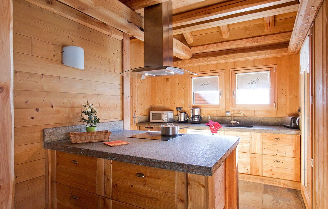 tmp13D3_locationskilesdeuxalpeschaletodalyslerenardlodge3