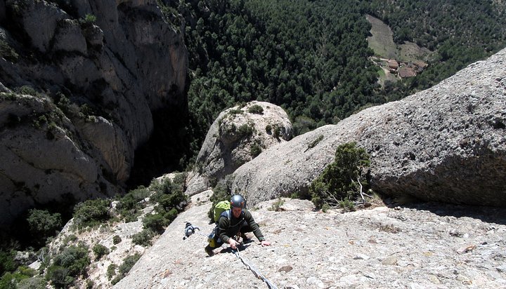 kookoomontserratmultipitchclimbingcamp