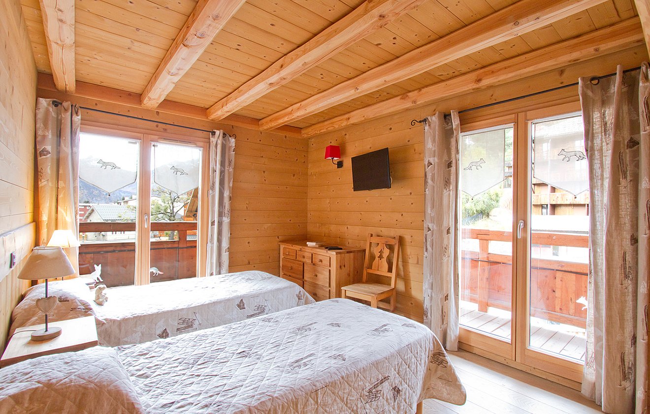 tmp8ADF_locationskilesdeuxalpeschaletodalyslerenardlodge6