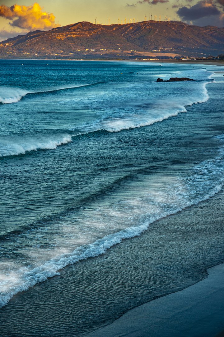 LOW__BBA0950