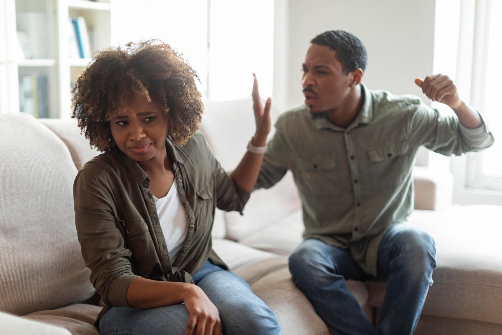 BLACKCOUPLEQUARREL