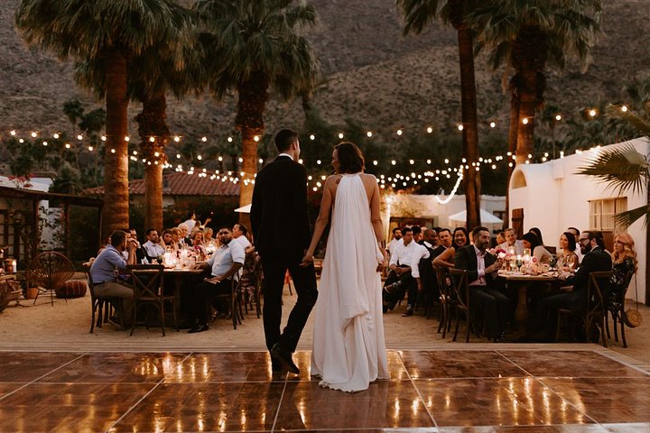 __opt__aboutcom__coeus__resources__content_migration__brides__public__bridesservices__production__2019__05__07__5cd1fbe1017744f