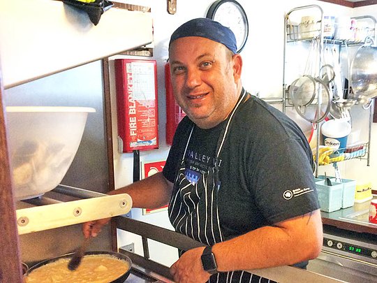 StevecookingbyRogerDevaud_800x600