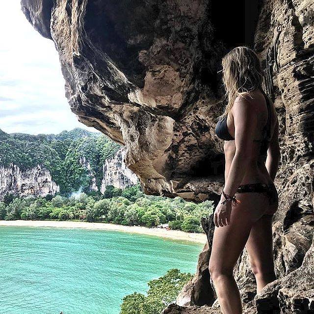 Thailand islands_female solo traveller overlooking Railay viewpoint