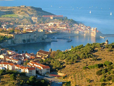 colliourewithmistVermilioncoastFranceDreamstime2103675111