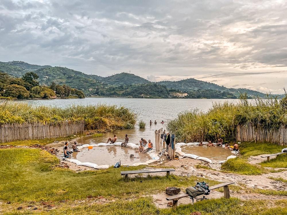 hot_springs_lakekivu