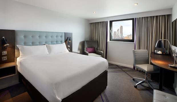 PremierPlusRoom1
