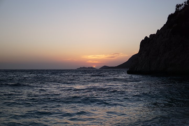dmytronazarkoQJKxBeFYdYunsplash
